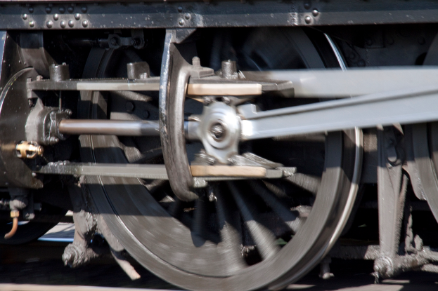 Nahaufnahme eines Zugrades.