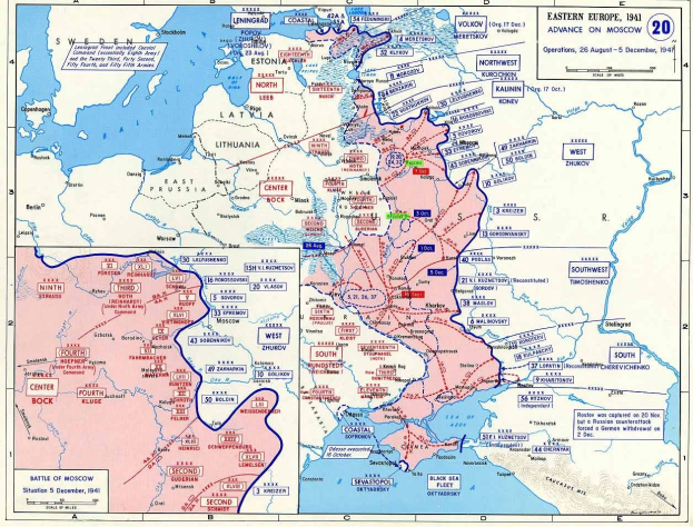 Detaillierte Plakatkarte von Osteuropa während des Zweiten Weltkriegs, die geografische Merkmale, Städte und den Umfang des Konflikts mit Text und numerischen Indikatoren zeigt.