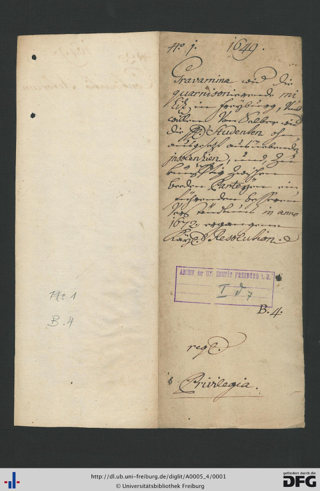 Offenes Buch mit handgeschriebenem Text und Wasserzeichen, wahrscheinlich ein Dokument aus der Bundesrepublik Deutschland.