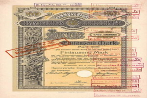 Alter deutscher Regierungskurs mit rotem Stempel, Text und Zahlen auf altem Papier.