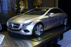 Mercedes verköndet neue digitale Dienste für 2017