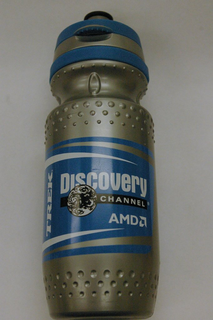 Eine Flasche mit der Aufschrift "Entdeckung."