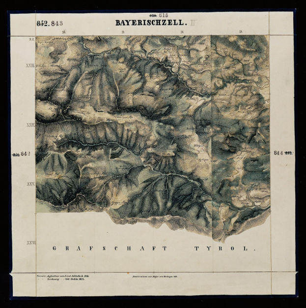 Topografische Karte der Bayerischen Alpen mit Höhenschichten und beschrifteten geographischen Merkmalen auf schwarzem Hintergrund.
